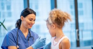 Helsepersonell har høyere risiko for å bli smittet av influensa Helsepersonell høyere risiko smitte